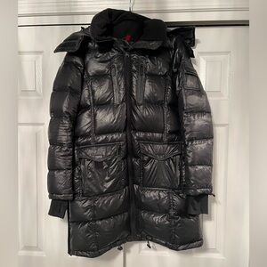 Burberry Black Glossy Puffer Coat with Fur Trim